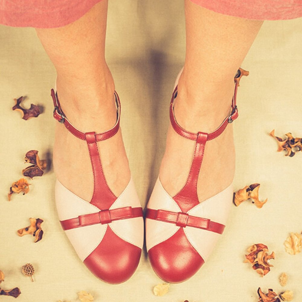 Groovy Fox T-Strap Shoes Size EU36